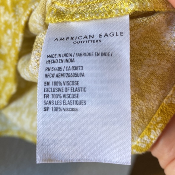 American Eagle Outfitter Cropped Floral Peasant Blouse. - Picture 6 of 6